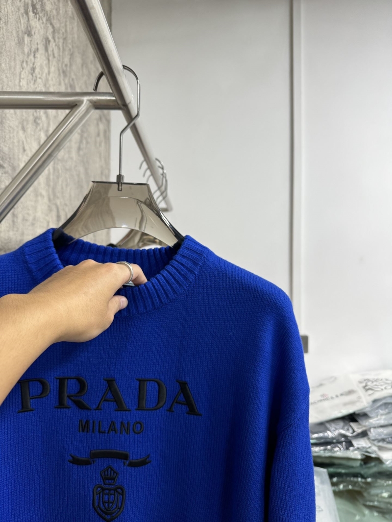 Pra*a sweater